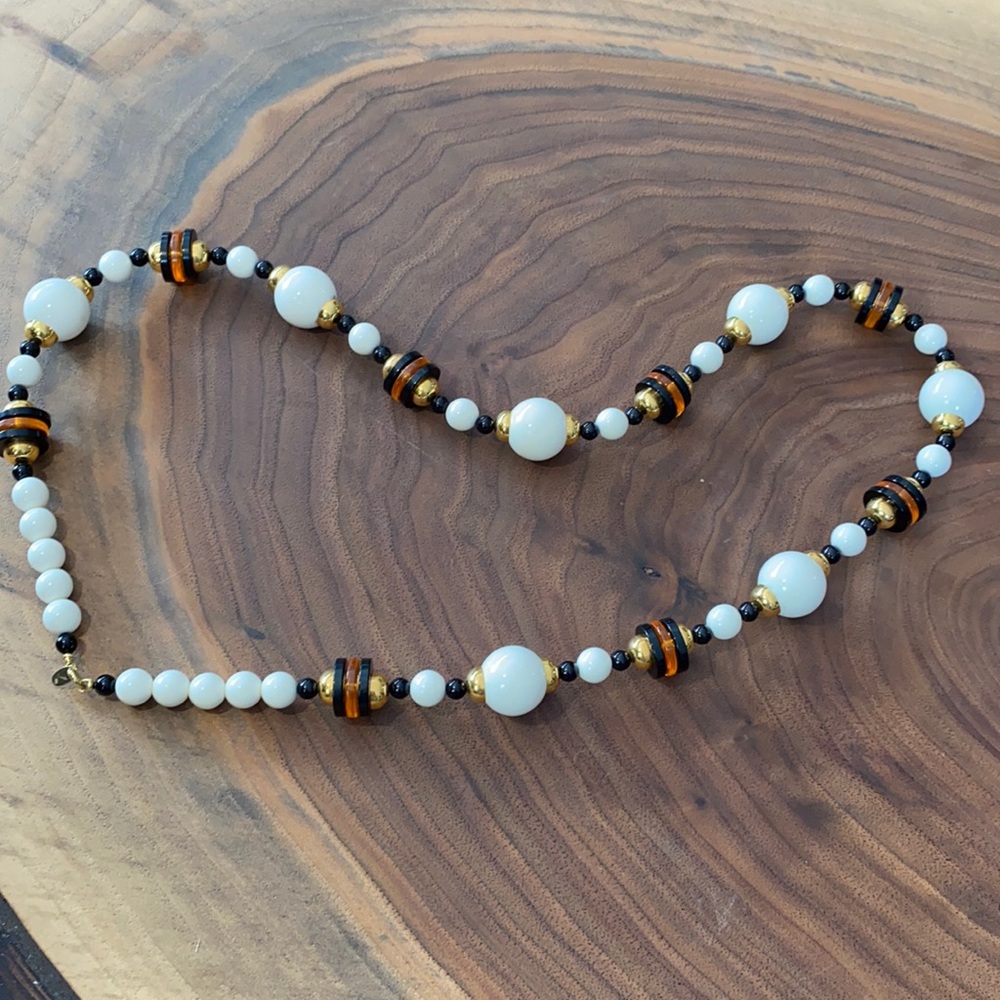 Vintage 1960s beaded necklace